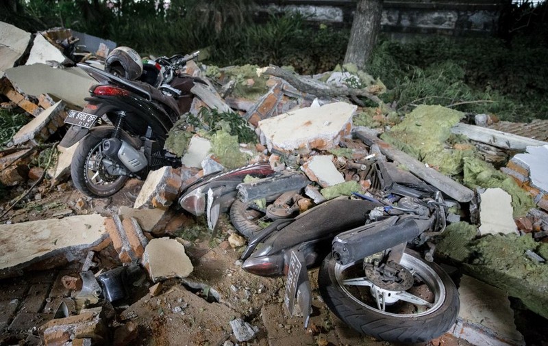 UPDATE / Cutremur de 7 grade în Indonezia. Bilanțul ar fi ajuns la 142 de morți, potrivit unui oficial local - FOTO & VIDEO
