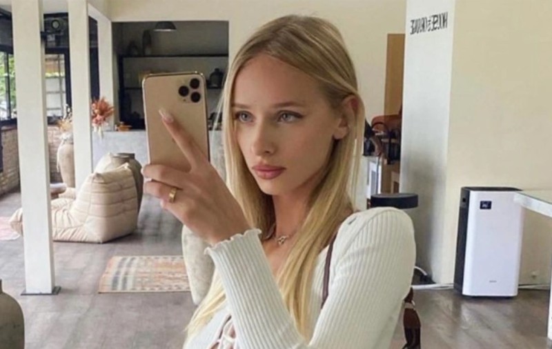 Un fotomodel ucrainean, pe lista persoanelor căutate de Rusia, după ce a pozat topless în Piața Roșie din Moscova