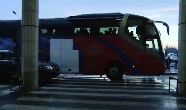 Aşa arată autoca5rul Stelei fără emblemă