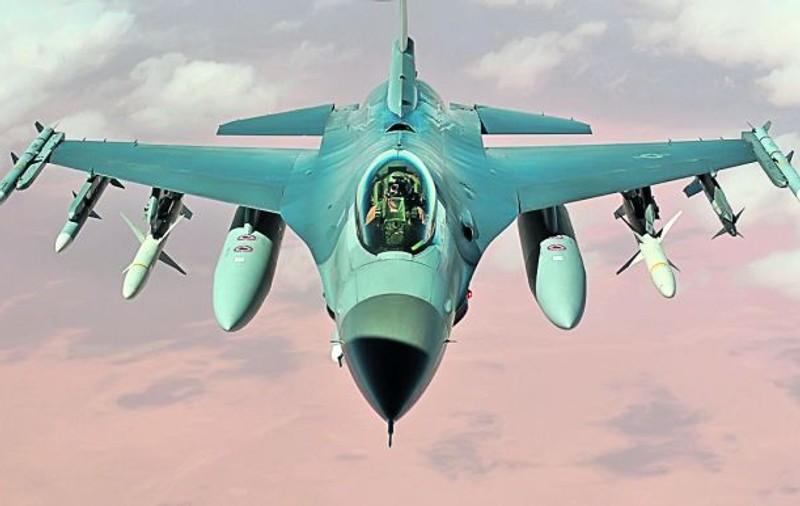 Ultimele trei aeronave F-16 Fighting Falcon, din acordul româno-portughez, intră în dotarea Forțelor Aeriene Române