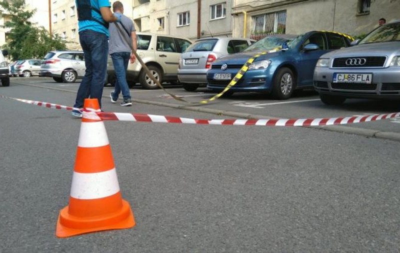 O femeie din Cluj a căzut de la etajul 4. Martor: "După 10 minute femeia și-a revenit"