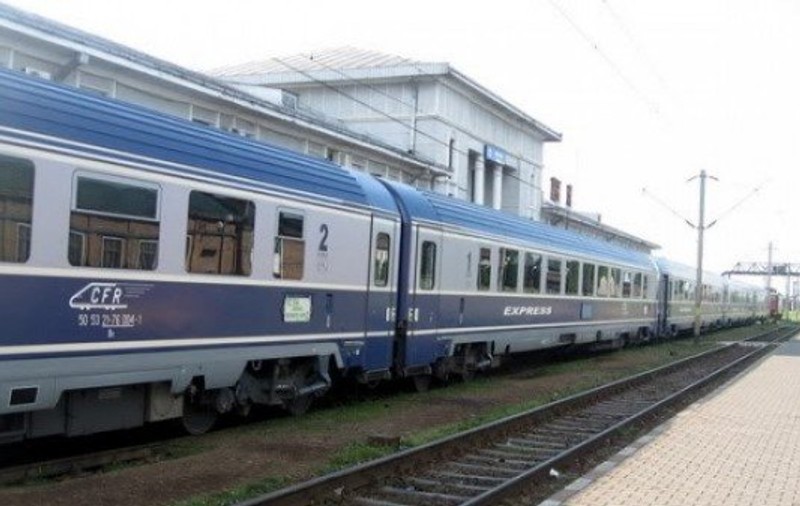 Un bărbat a murit în gara Buzău, imediat ce a coborât din tren. Ce au observat paramedicii
