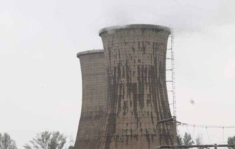 Cinci persoane au fost rănite în urma unei explozii produsă la combinatul Mechel Târgovişte