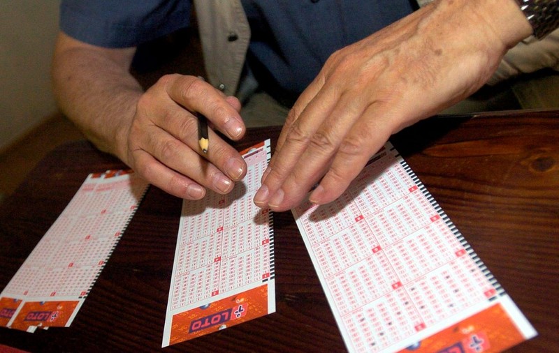 Câștigătorul unui milion de euro la loto e așteptat de 17 luni să-și ridice premiul: „Uitați-vă în buzunarele jachetei, sertare, genți, serviete, portofele”, e mesajul loteriei bavareze