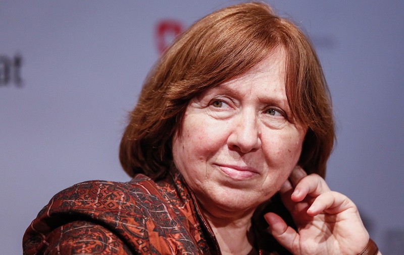 Svetlana Alexievici, laureată a premiului Nobel,  a părăsit Belarusul