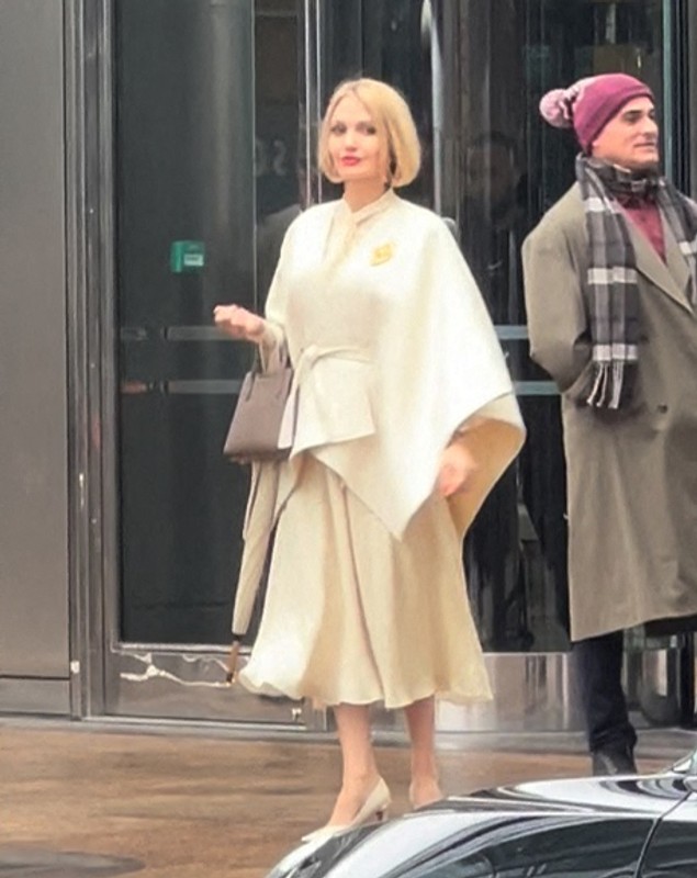 Imagini cu Angelina Jolie cu părul scurt și blond. Schimbare radicală de look pentru actriță