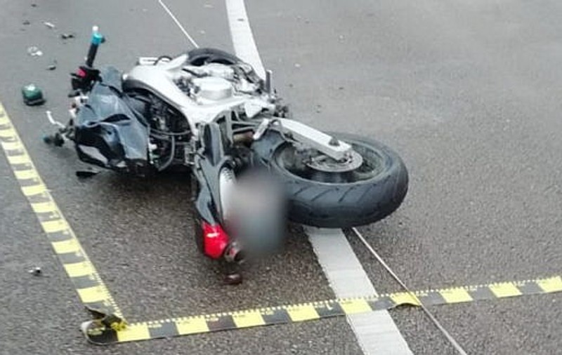 Un motociclist a murit la Poiana Stampei, în județul Suceava, după ce a intrat frontal într-un microbuz