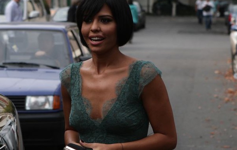V-o mai amintiți pe sexy-dansatoarea Deliei? Află motivul pentru care Andreea Popescu a dispărut total din show-bizz