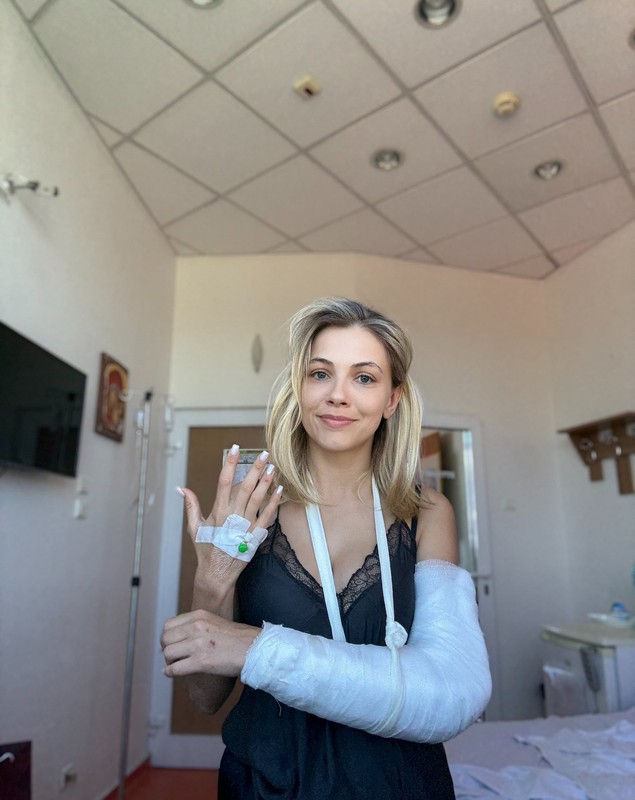 Andreea Ibacka, detalii despre accidentul în care a fost implicată alături de Cabral: „Am zburat 4-5 metri și am căzut pe asfalt”. Durerile n-au trecut