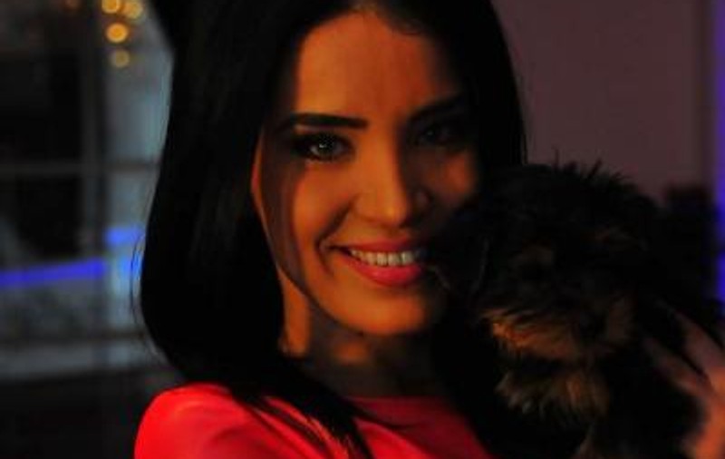ADELINA PESTRIȚU a vrut să se facă SOLISTĂ! A fost chiar în studio și a înregistrat și o piesă! Vezi ce a făcut-o să renunțe!