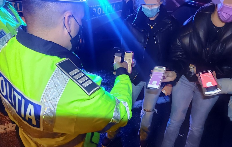Petrecere de botez, organizată la un restaurant din Slatina, deși evenimentele private sunt interzise. Ce amendă au dat polițiștii