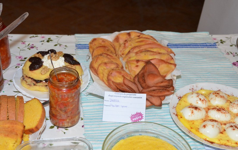 Concurs de reţete culinare din perioada comunistă, la Zalău. Printre preparate, parizerul pane şi pasta de slănină sau tortul de mămăligă cu magiun de prune