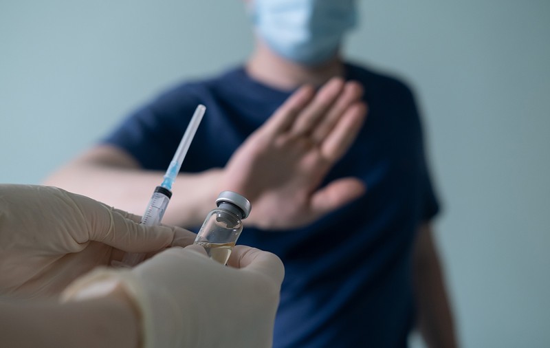 Un specialist în etica vaccinării de la Oxford explică de ce imunizarea este o obligație morală: „Refuzul este echivalent cu evaziunea fiscală”