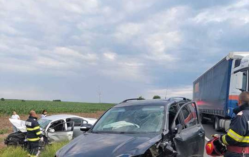 Accident grav în Buzău. Un șofer din București și un copil de 1 an au murit. Alte trei persoane au fost rănite