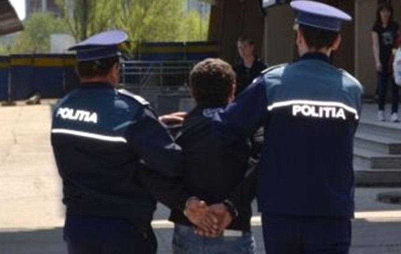 Cum i-au convins polițiștii pe hoți să dea înapoi obiectele furate. Au sunat pe telefonul victimei și...