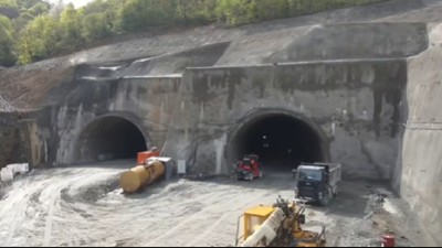 Moment istoric pe Valea Oltului, pe Autostrada Sibiu-Pitești: Tunelul Robești, la doar câțiva metri de prima străpungere totală a muntelui