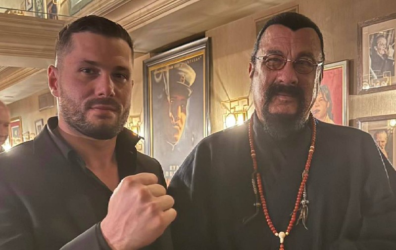 Actorul american Steven Seagal va juca în filme rusești: „Pentru Vladimir Putin, unul dintre cei mai mari lideri mondiali”