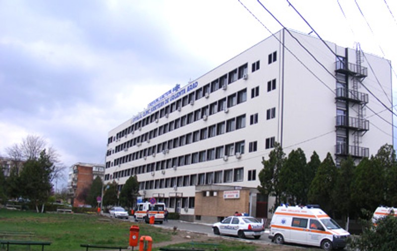 Opt medici demisionează de la Spitalul Județean Arad, iar peste 80 de angajaţi şi-au luat concediu medical