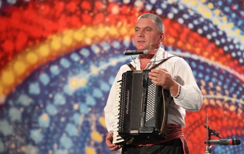 ROMÂNII AU TALENT. Îl cheamă Pasăre şi A FĂCUT SPECTACOL CU TRILURILE SALE CA DE MIERLĂ. Juraţii au rămas impresionaţi