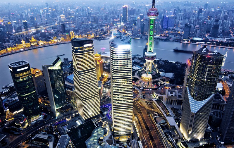 Mii de brokeri și angajați financiari din Shanghai dorm în clădirile de birouri pentru ca Wall Street-ul chinezesc să treacă peste un nou lockdown COVID