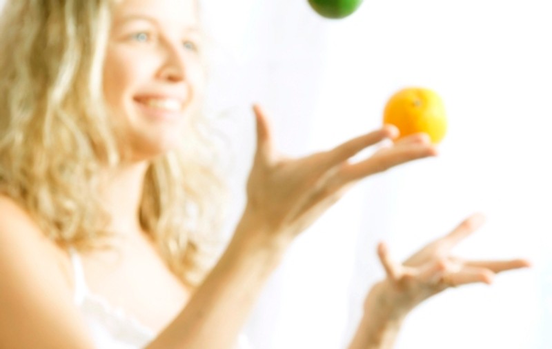 Medicii ne avertizează! Femeile care mănâncă citrice prezintă un risc mai mic de atac cerebral