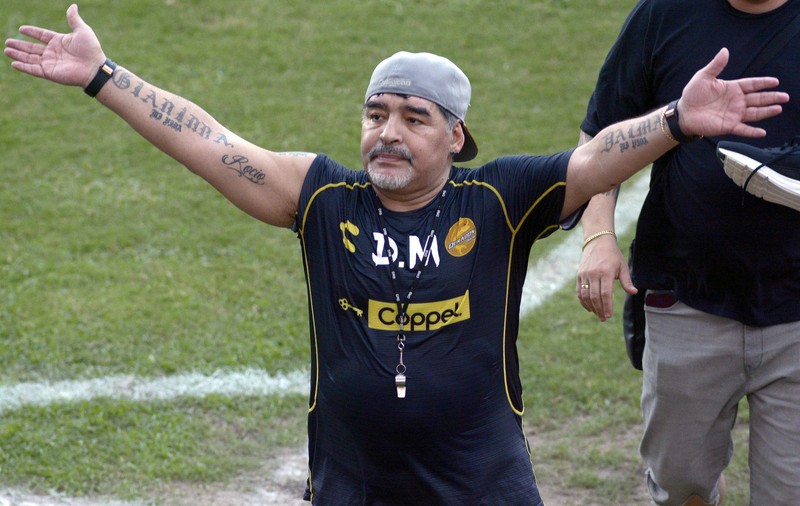 Viaţa de fotbalist a lui Diego Maradona va fi subiectul unui serial