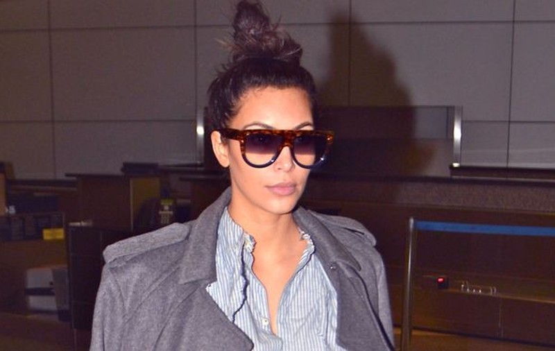 Cum își ascunde burtica de gravidă Kim Kardashian | FOTO
