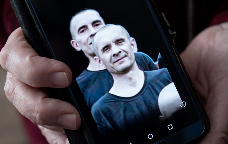 Un soldat ucrainean s-a întors din morți după ce familia l-a îngropat: „Dragul meu fiu”
