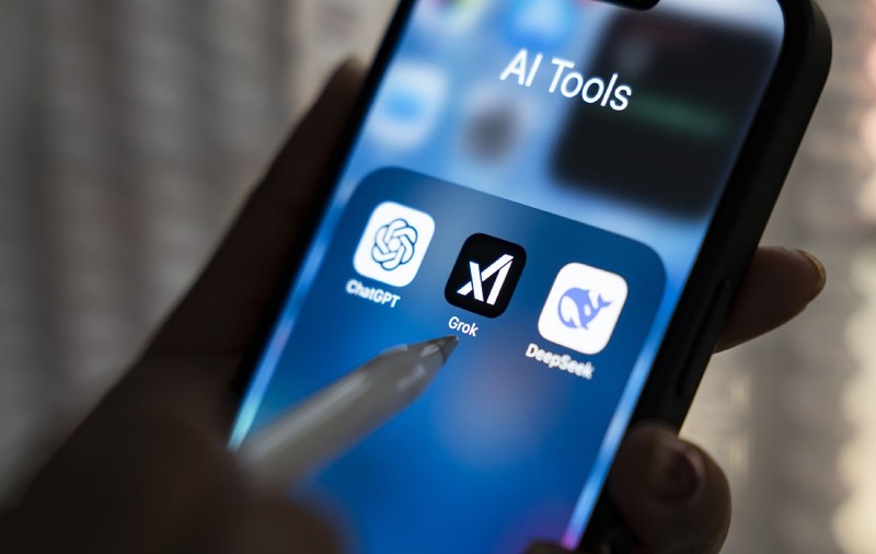 Fostul CEO Google avertizează că inteligența artificială ar putea fi folosită de teroriști: „Riscul extrem”