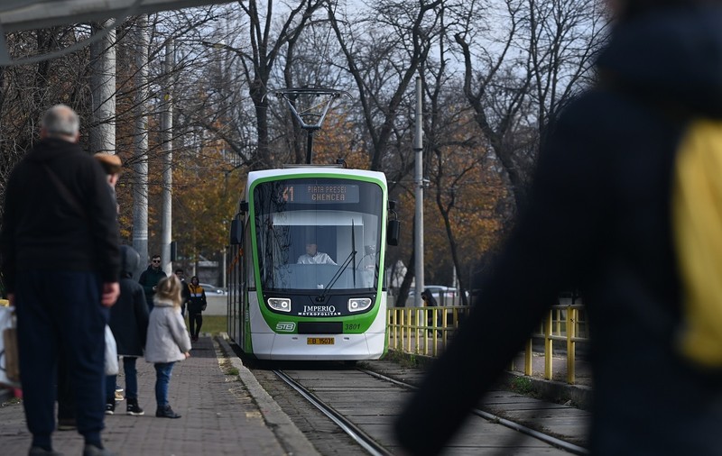Tramvaiele 41, blocate pe șine în zona Lujerului, azi-dimineață. Ce s-a întâmplat