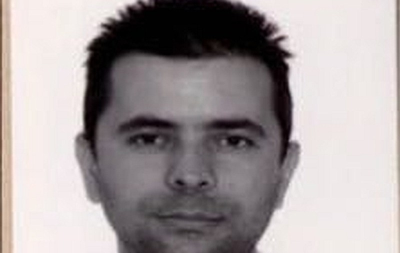 Bărbatul grec care și-a răpit copiii din Prahova și complicele său, plasați sub control judiciar
