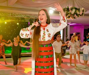 Maria Dragomiroiu a povestit cum își îngrijește părul lung de un metru