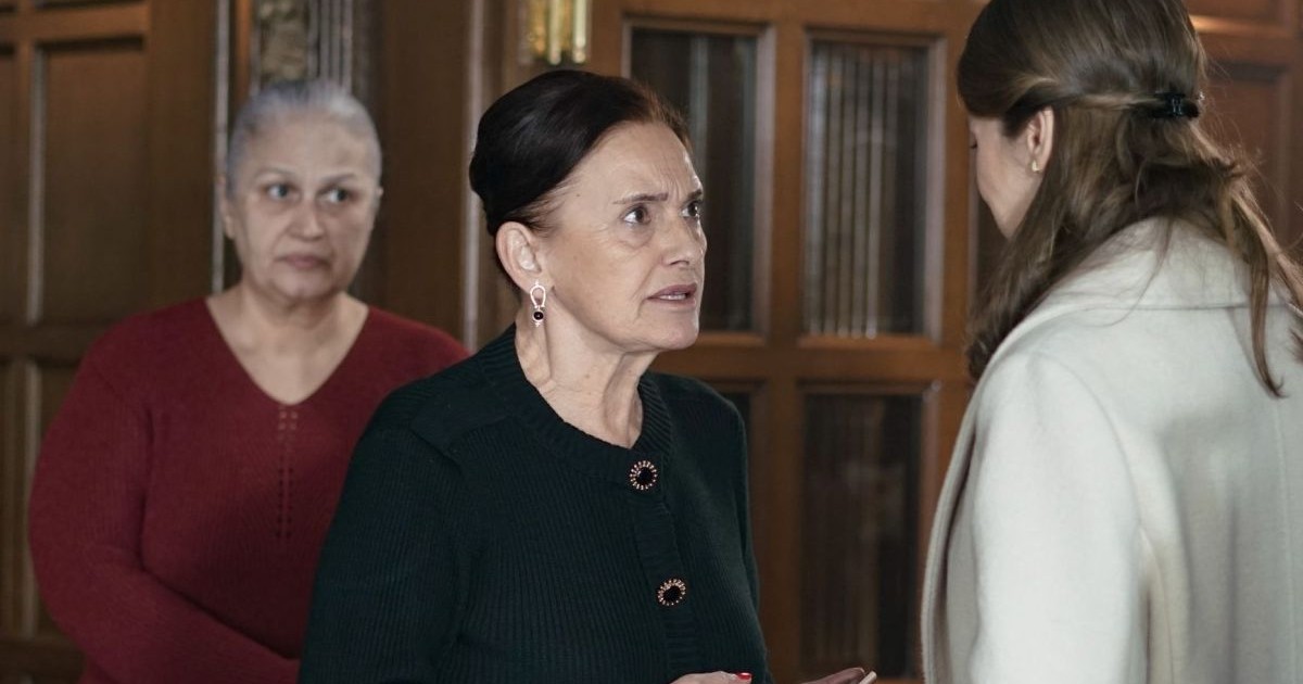 Actrița Nur Surer