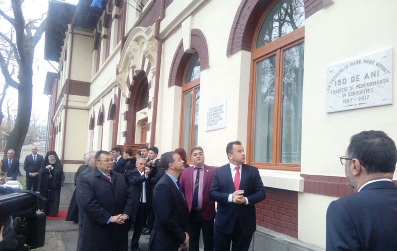 Ce propune ministrul Educației: Cămine de bătrâni sau centre comunitare în locul școlilor nefolosite