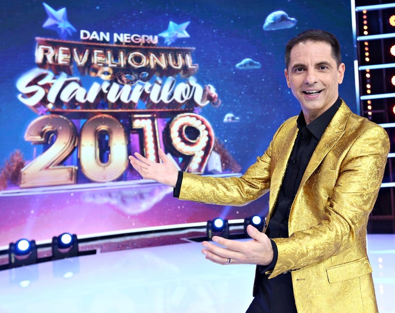 Măști spectaculoase și zeci de vedete la Revelionul Starurilor 2019,  prezentat de Dan Negru | FOTO