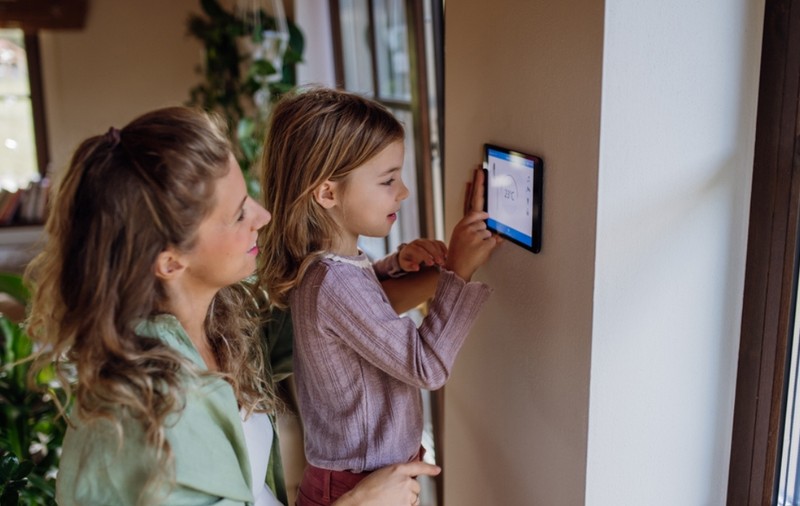 De ce să investești într-un sistem smart home pentru familia ta