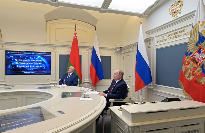 Vladimir Putin și Aleksandr Lukaneșko la Kremlin FOTO: EPA