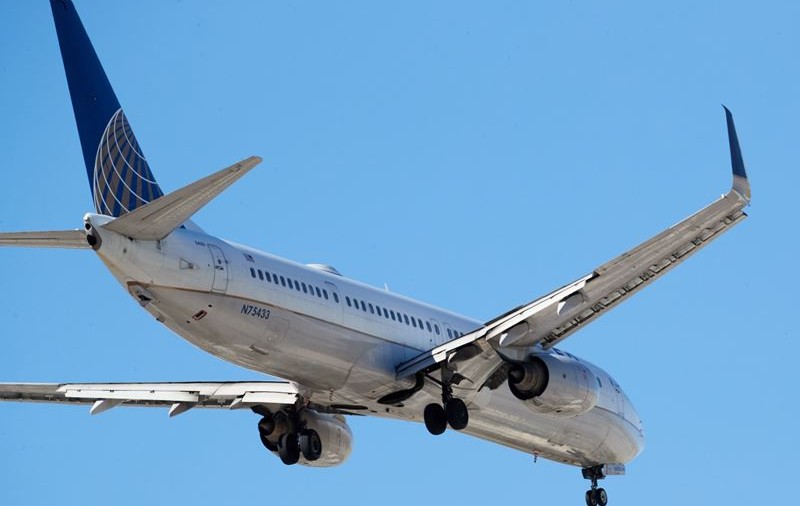 Un avion cu 167 de pasageri la bord a aterizat forțat în SUA după ce un motor i-a luat foc. „Se auzea ca și cum ar fi explodat o bombă”