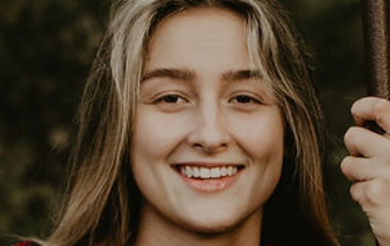 Trei adolescenți au aruncat cu pietre din mașină și au ucis o șoferiță de 20 de ani. Apoi au întors și i-au făcut fetei moarte poze, în Colorado