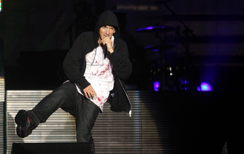 Eminem, primul artist cu nouă albume consecutive, pe primul loc în topul britanic
