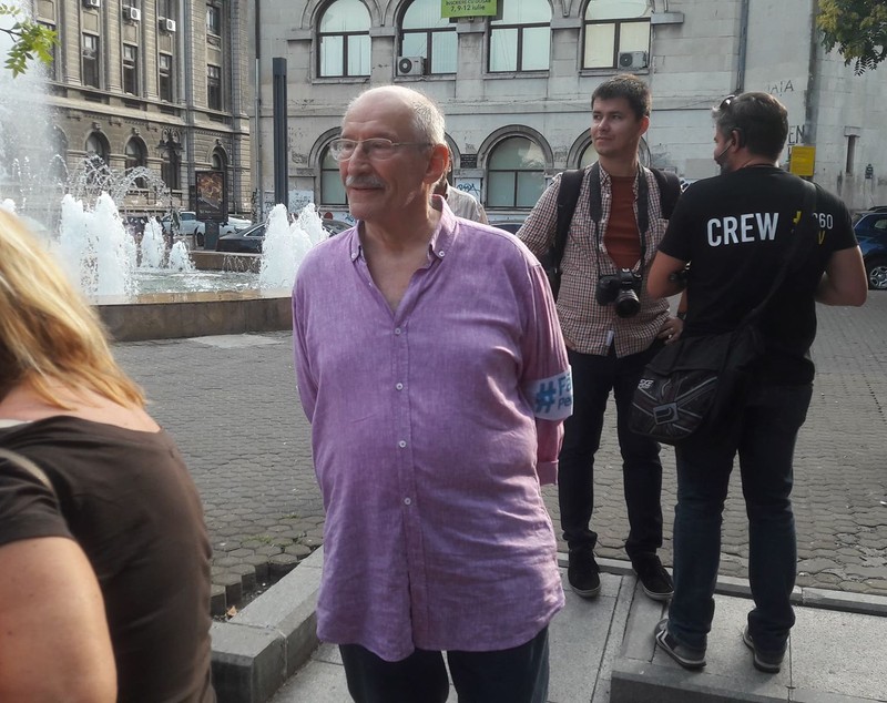 FOTO&VIDEO/ Actorii din București au ieșit în Piața Universității pentru campania #FaraPenali. Oana Pellea și Victor Rebengiuc au făcut primele declarații