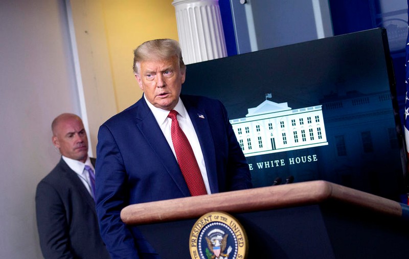 VIDEO | Conferința lui Donald Trump la Casa Albă, întreruptă de focuri de armă. Reacția președintelui după ce a fost scos din sală