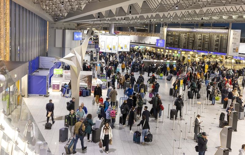 Delegația naționalei de handbal masculin, blocată pe aeroportul din Frankfurt din cauza vremii nefavorabile