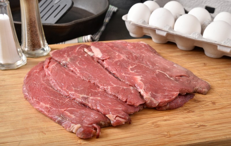 De ce să nu pui niciodată carnea gătită lângă carnea crudă