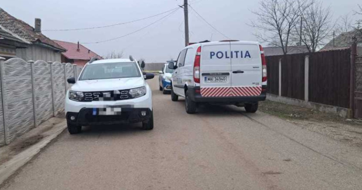 Imagine de la locul incidentului din Dolj, cu mașini de poliție