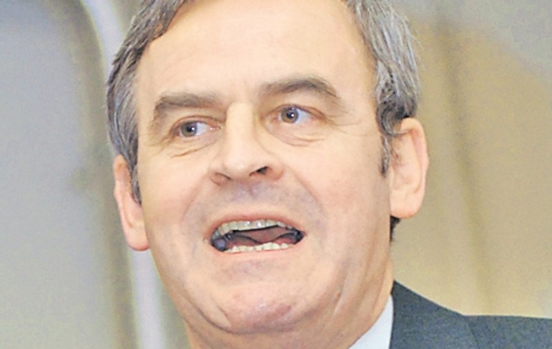 László Tökés i-a enervat pe cititorii Libertăţii: «Este inadmisibil să facă astfel de declaraţii de Ziua Naţională»