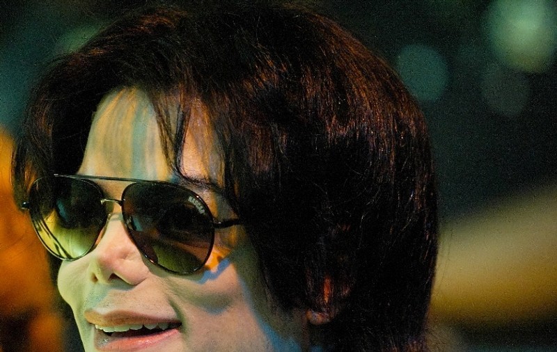 Jackson a folosit 20 de nume false ca să obţină credite bancare