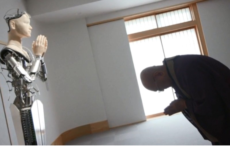 Un robot, instalat într-un templu japonez ca reprezentare a unei zeități budiste
