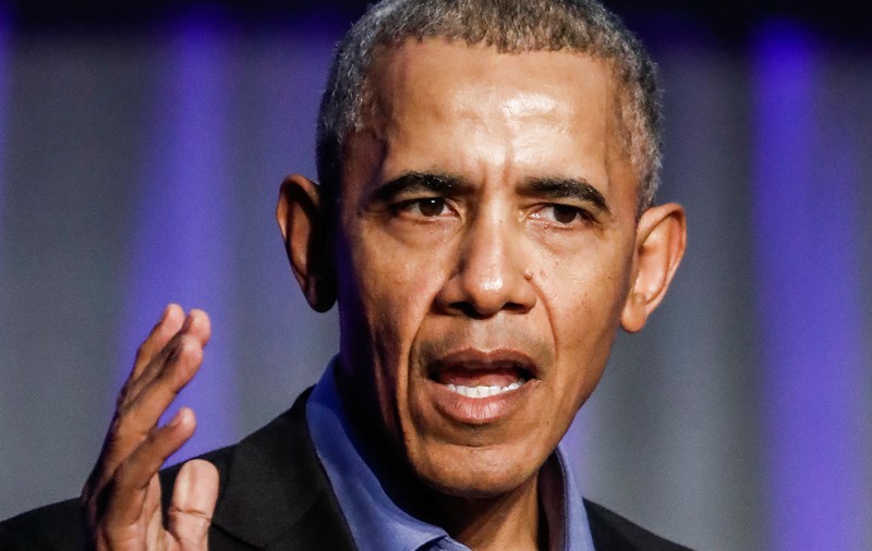 Barack Obama și-a publicat numărul de telefon pe Facebook. Ce se întâmplă când îi scrii sau când îi dai un mesaj