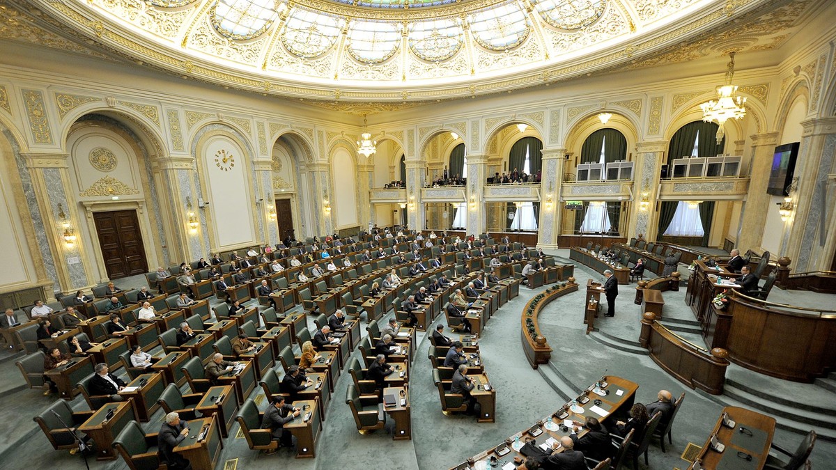 Proiectul UDMR prin care condamnaţii scapă de 30 de zile de închisoare